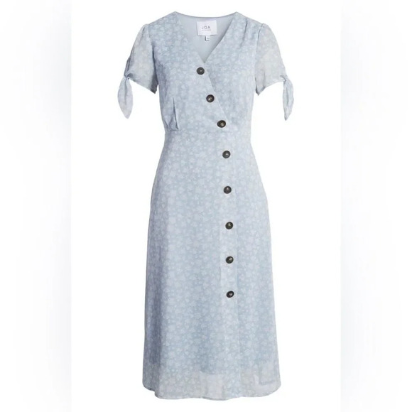 JOA Button Front Crepe Midi Dress - Picture 3 of 13